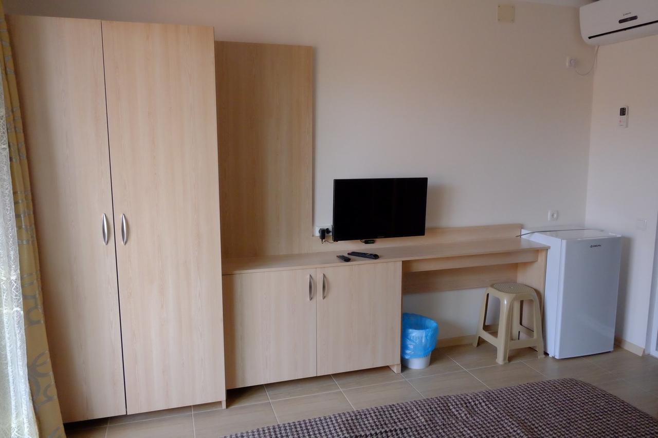 Lokomotiv 1006А Hotel Zatoka Buitenkant foto